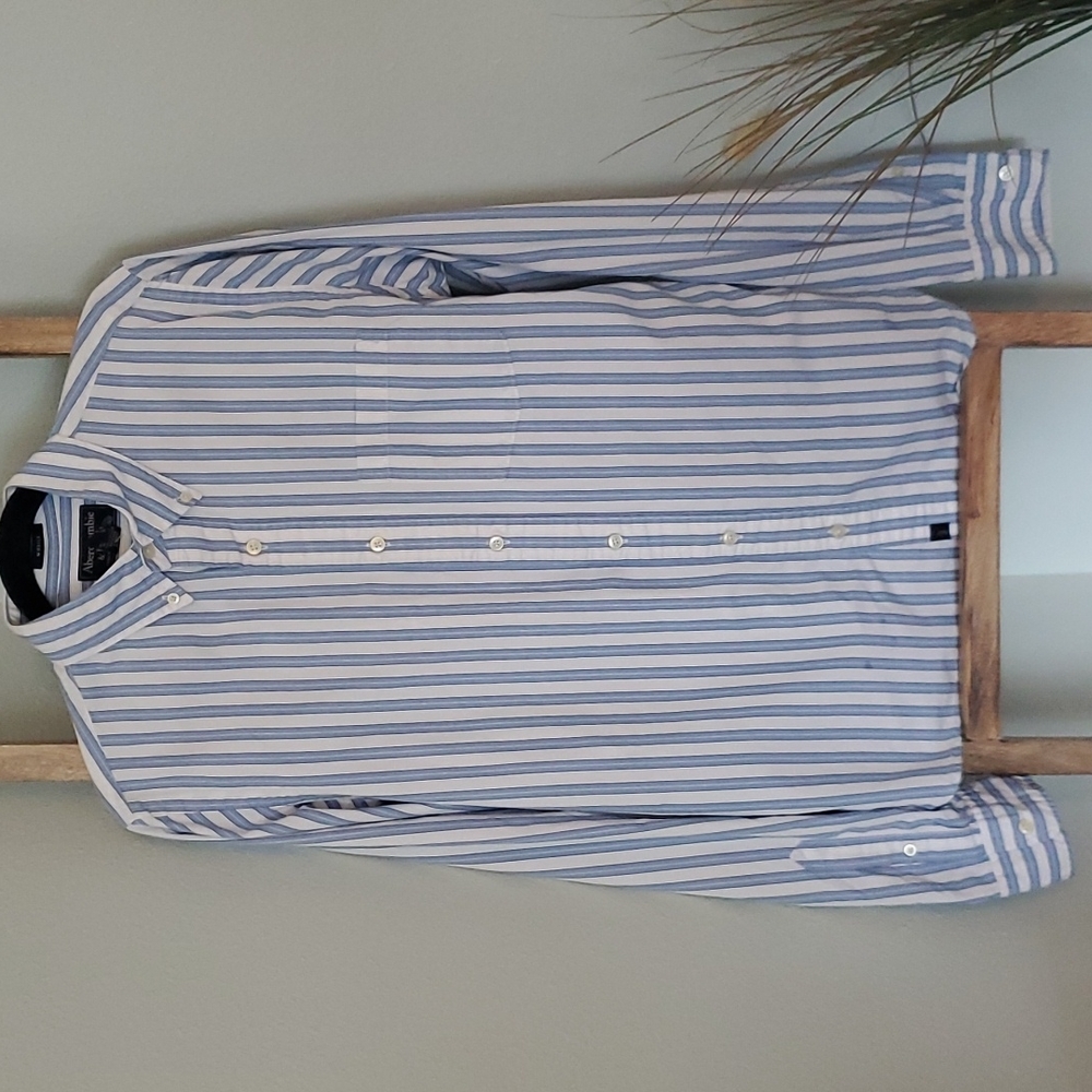 Abercrombie & Fitch Men's Muscle Button-Up Vertical Stripe Shirt